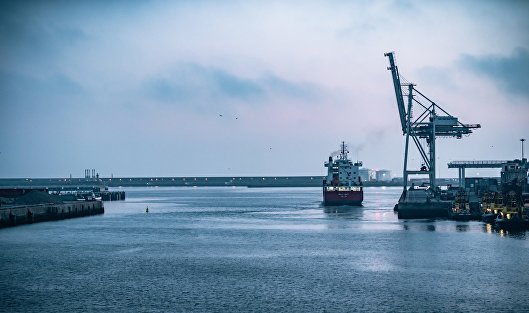 Химический танкер загорелся Красном море после попадания ракеты