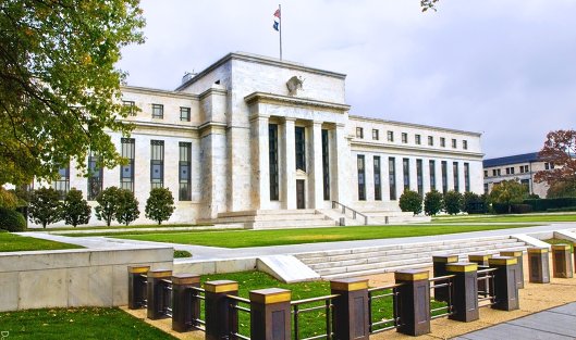 СМИ: ФРС еще слишком рано объявлять о победе над инфляцией в США