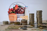Денежные купюры и монеты Денежные купюры и монеты