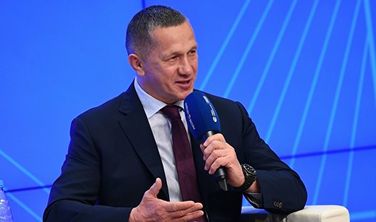 Инвесторы готовы вложить миллиарды в спутник Владивостока, заявил Трутнев
