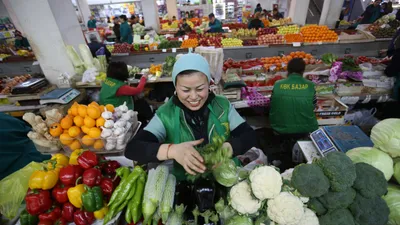 Зеленый базар, базар, рынок, продукты питания, овощи, фрукты, овощной отдел, фруктовый отдел, цены на овощи, цены на фрукты, фото - Новости Zakon.kz от 22.08.2025 11:27