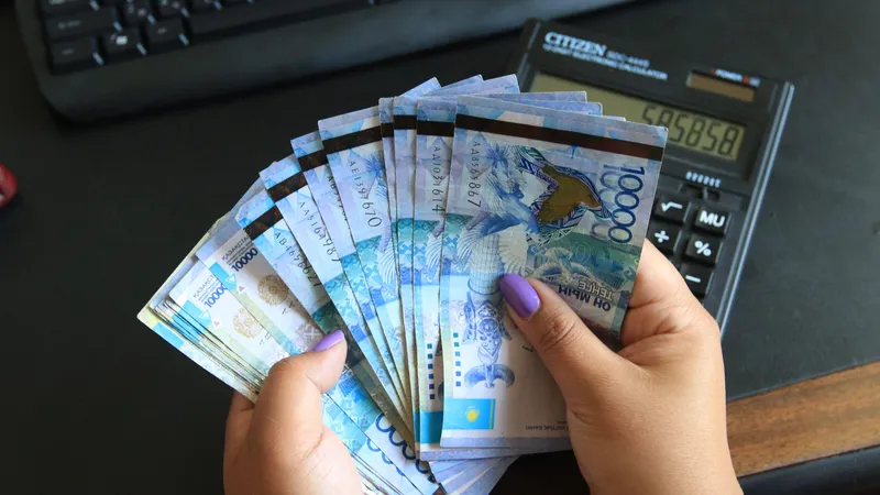 Курсы валют в обменниках Астаны и Алматы на 18 августа