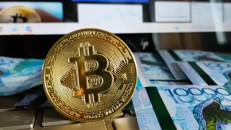 Bitcoin по 52 тыс долларов: цены на популярные криптовалюты