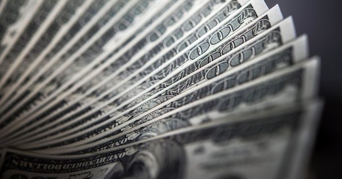 США задумались над усилением влияния доллара для противодействия Китаю