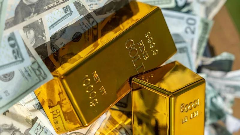 Стоимость золота еще раз неожиданно изменилась