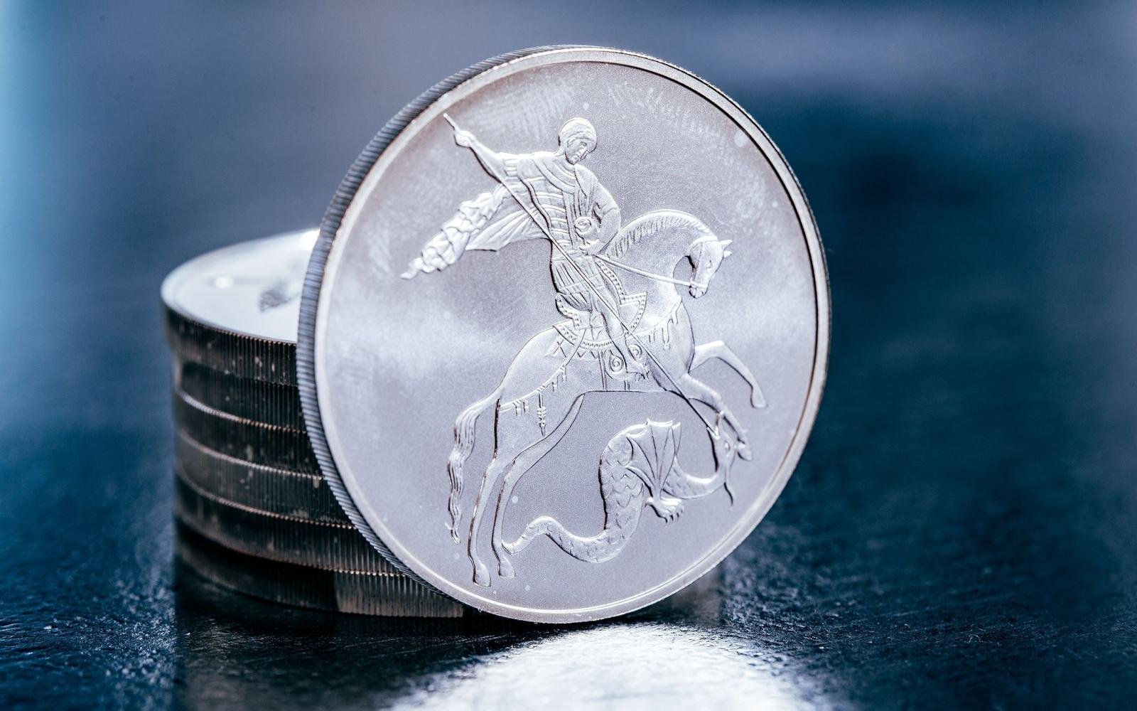 Цены на серебро впервые в истории превысили $70 за унцию