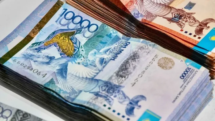 Курсы валют в обменниках Астаны и Алматы на 1 января