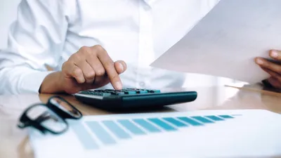 Аудит, расчет, аудитор, юридическая проверка, графики, график, экономика, предпринимательство, бизнес, инвестиционные контракты, договоры, инвестиции, инвестирование, рост экономики, экономический рост, фото - Новости Zakon.kz от 05.01.2026 11:31