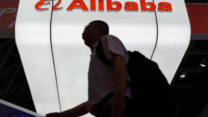 США включили Alibaba в список компаний, помогающих армии Китая