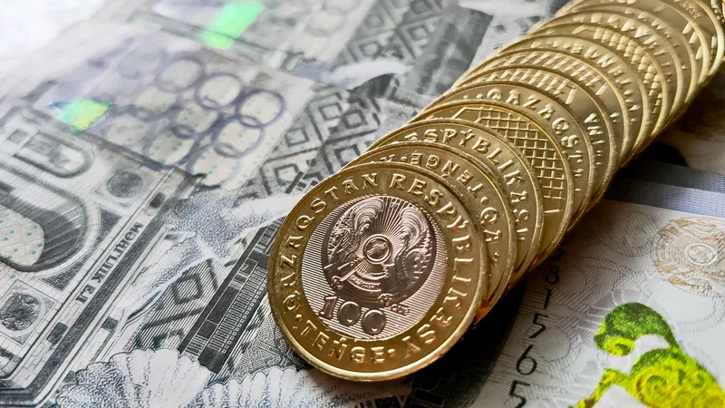Курсы валют в обменниках Алматы и Астаны на 1 февраля
