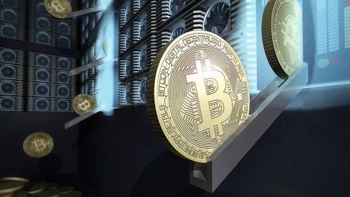 С октября 2025 года публичные майнеры продали более 15,000 BTC