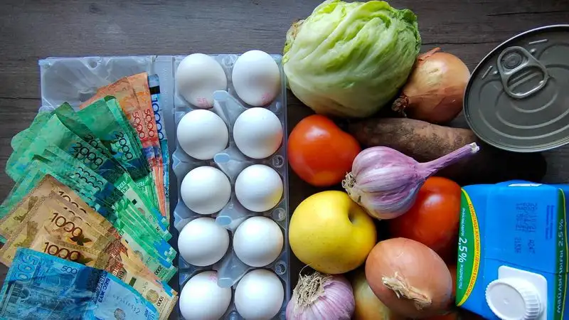 Цена на один из социально значимых продуктов заметно упала в Казахстане
