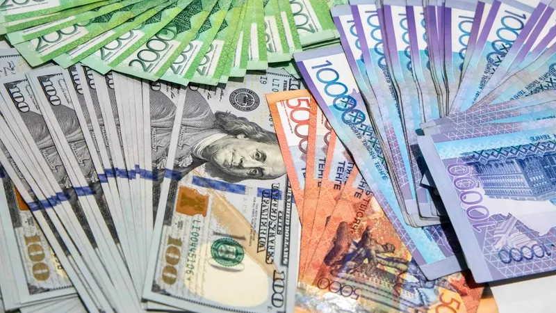 Тенге немного укрепился ко всем валютам на торгах 23 октября