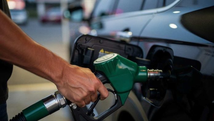 Трамп допустил рост цен на топливо в США к промежуточным выборам в Конгресс