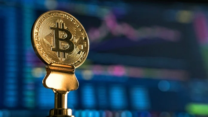 В Казахстане с 1 мая начнут контролировать оборот криптовалют