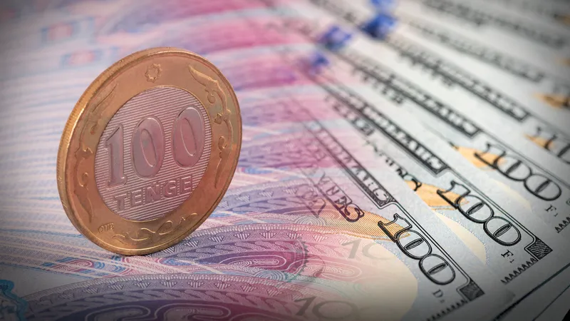 Обмен валют, обмен валюты, обмен денег, обменный курс, валюта, разные валюты, обменник, обменники, обменный пункт, доллары, курс доллара, курс доллара к тенге, доллар и тенге, доллары и тенге, повышение курса доллара, повышение доллара