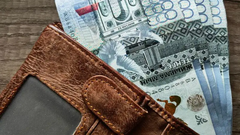 Средняя зарплата в Казахстане составила 340 тыс. тенге