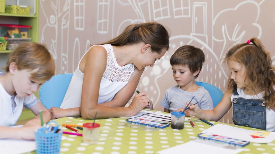 детский сад воспитатель дети няня