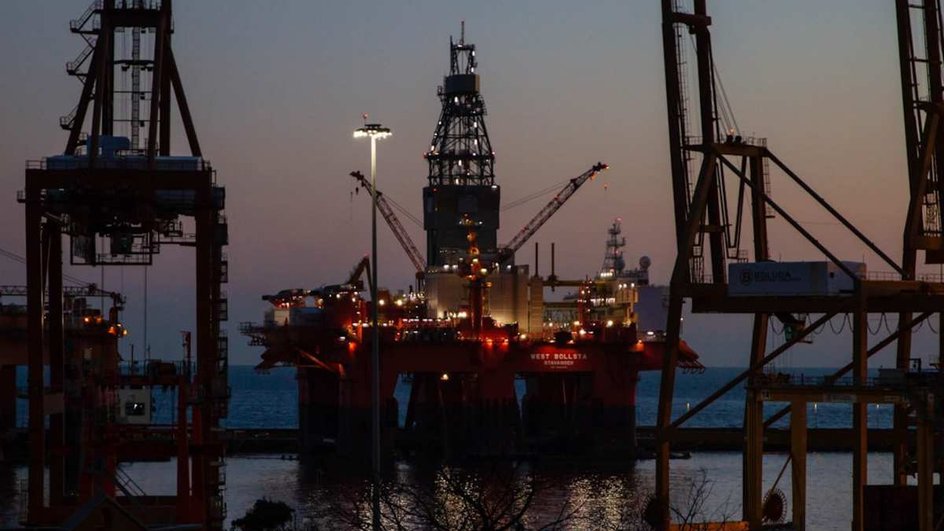 США предупредили банки о санкциях за работу с покупающими нефть Ирана заводами КНР