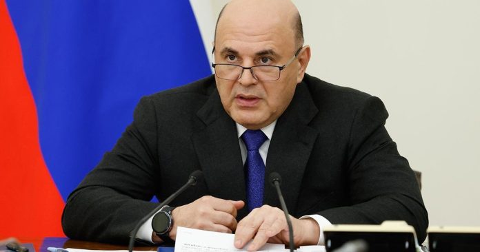 Мишустин заявил о работе над поручениями Путина на ПМЭФ