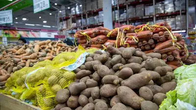 Какие социально значимые продукты подешевели в Казахстане