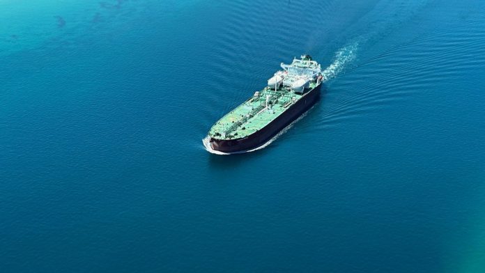 Морская блокада США истощила нефтяные запасы Ирана: последствия санкций для экономики