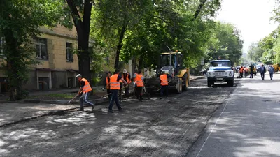 Укладка асфальта, асфальтирование дорог, ремонт дорог, ремонт дороги, рабочие, асфальтоукладчики, машины для укладки асфальта, техника для дорожных работ, дорожно-ремонтные работы, дорожные работы